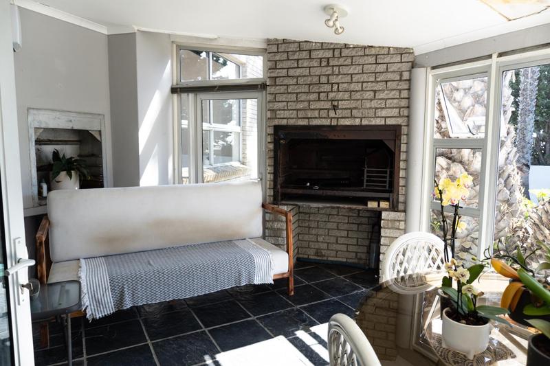 6 Bedroom Property for Sale in Plattekloof Western Cape